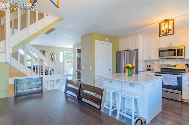 3915 Smoke Tree Drive