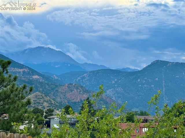 202 Crystal Hills Boulevard