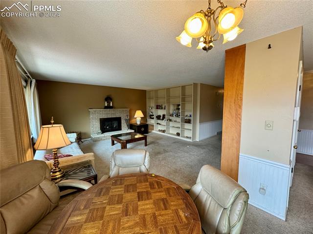 202 Crystal Hills Boulevard