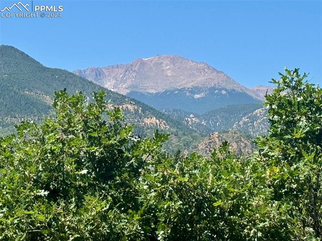 202 Crystal Hills Boulevard