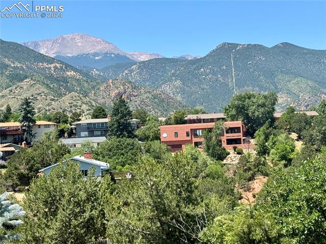 202 Crystal Hills Boulevard