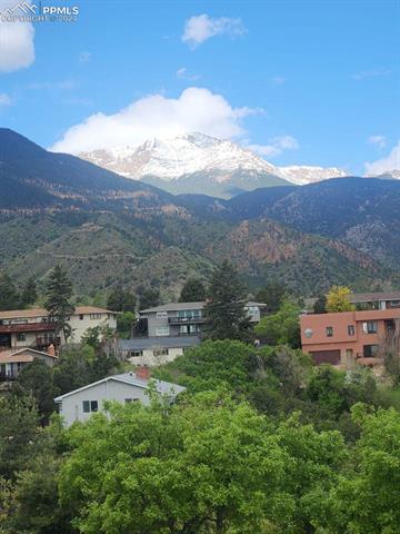 202 Crystal Hills Boulevard