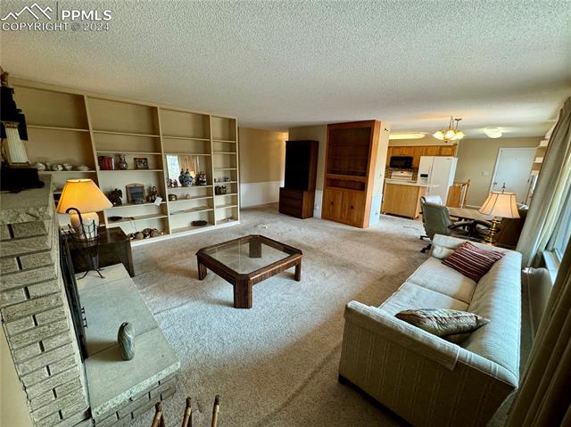 202 Crystal Hills Boulevard