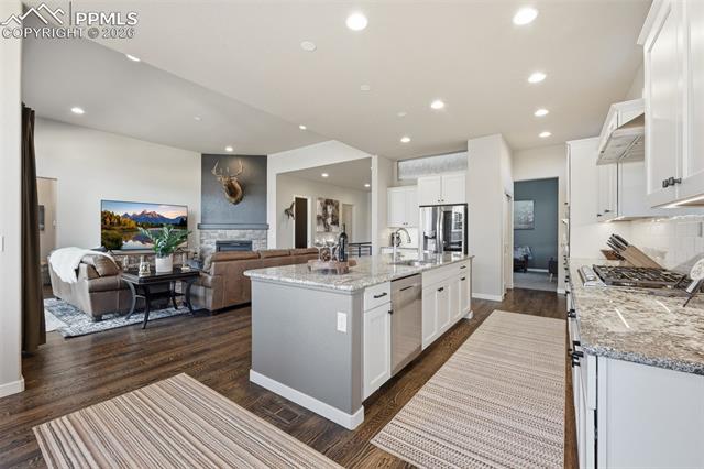 4714 Hanging Lake Circle