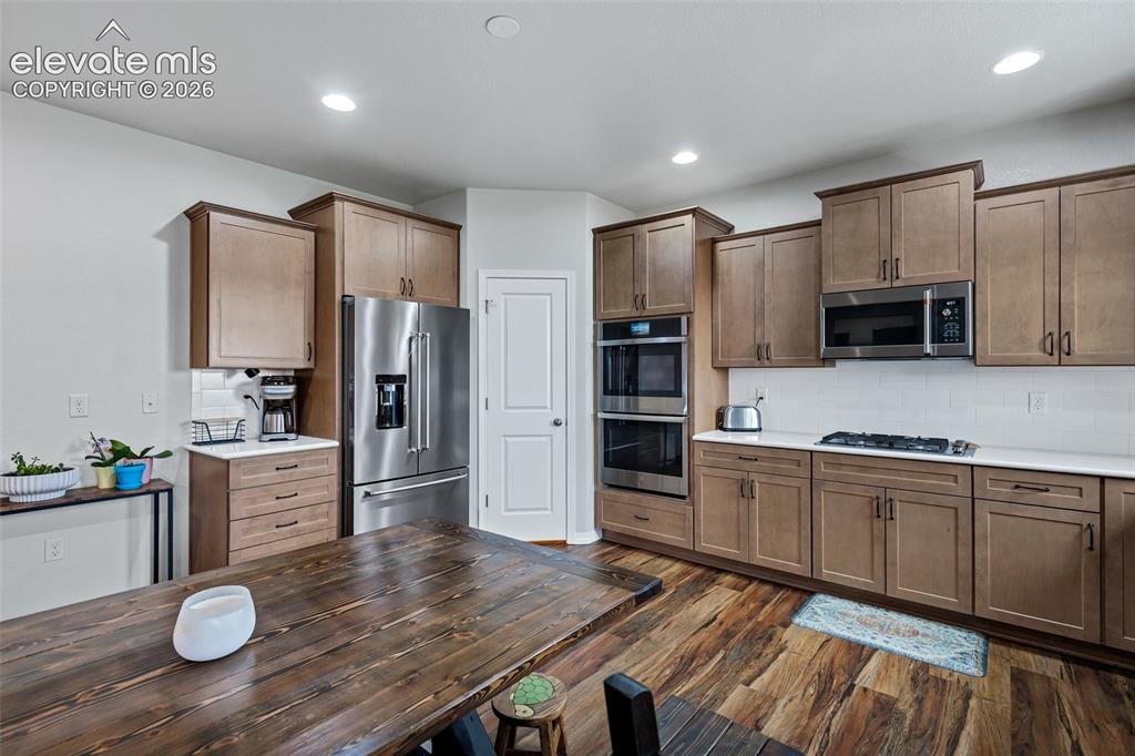 9003 Yellowtail Way