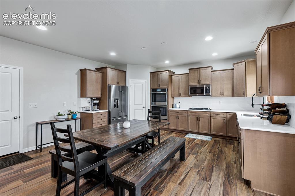 9003 Yellowtail Way