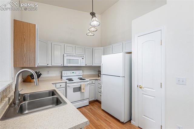 1563 Monterey Road E