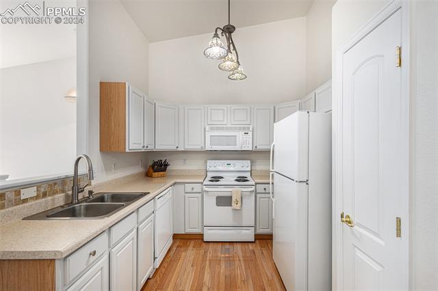 1563 Monterey Road E