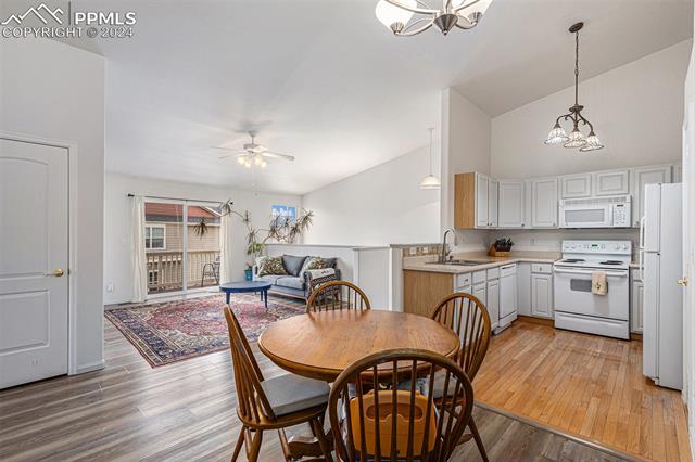 1563 Monterey Road E