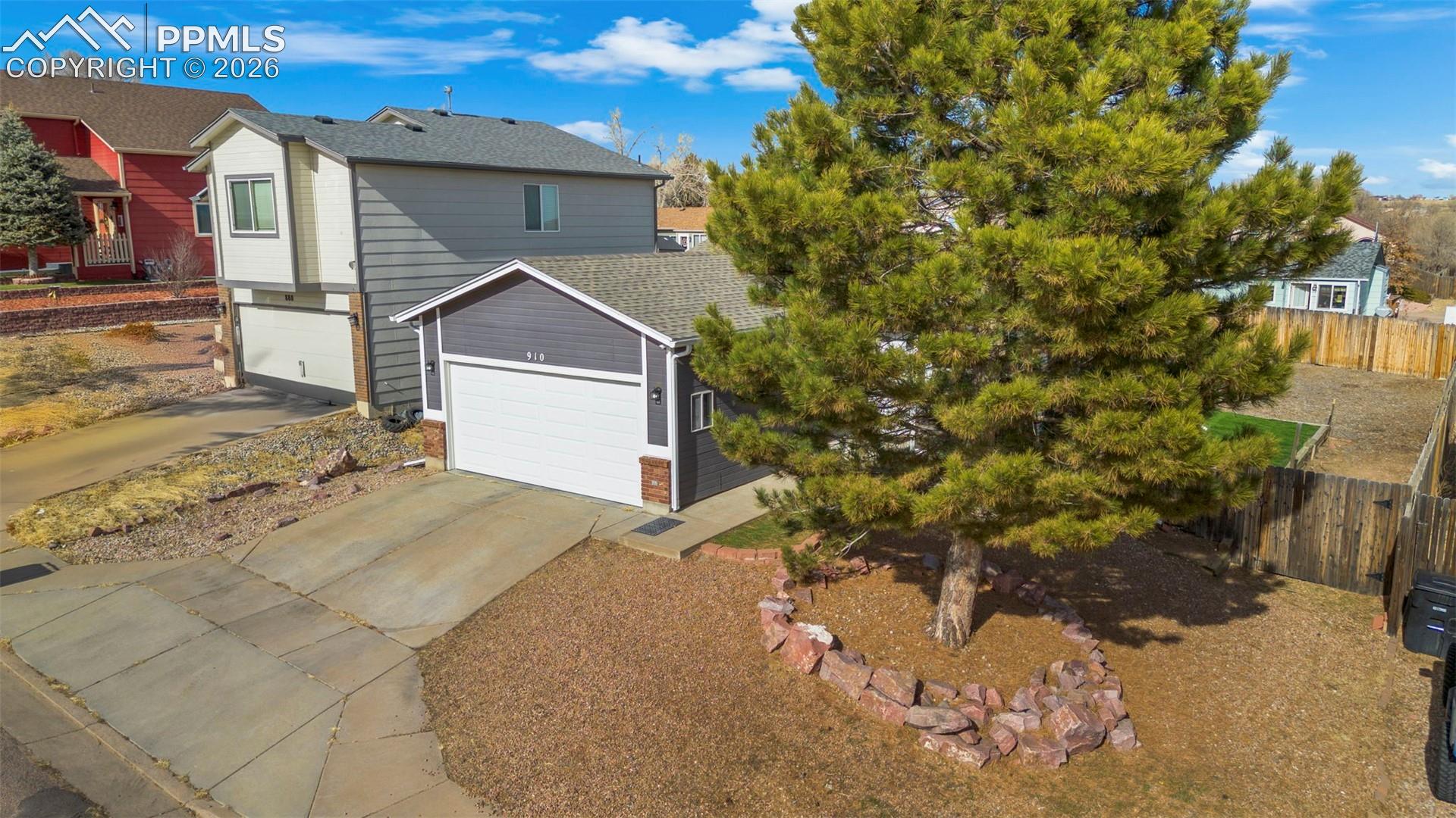 910 Lords Hill Drive