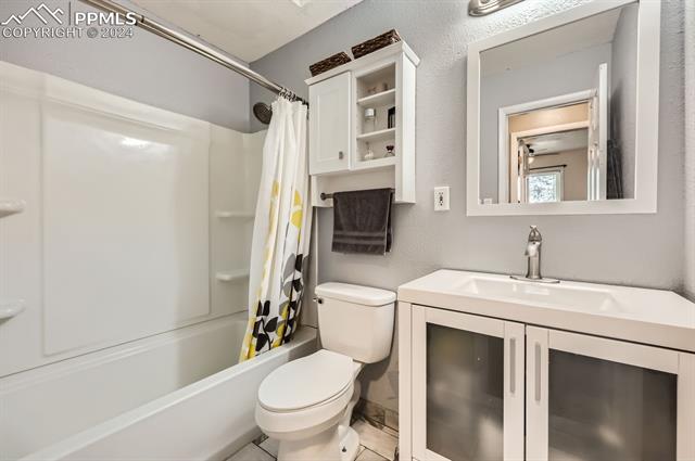 7380 Sugarloaf Terrace