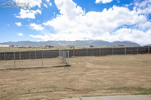 18599 Soapstone View