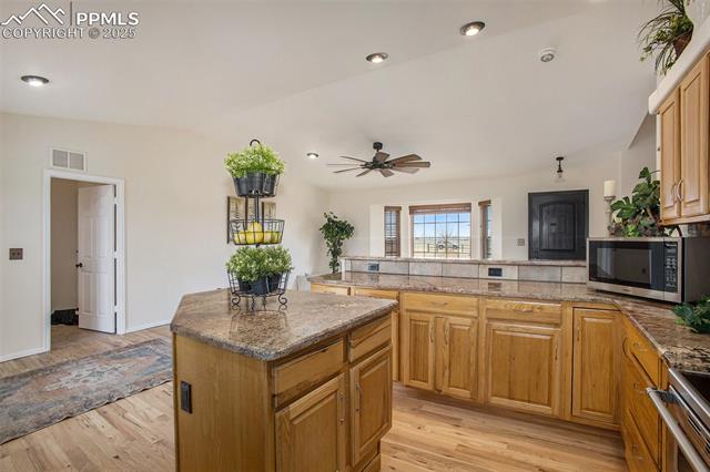 18599 Soapstone View