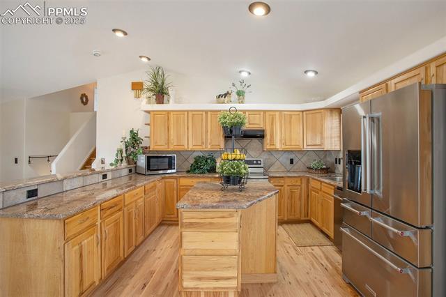 18599 Soapstone View