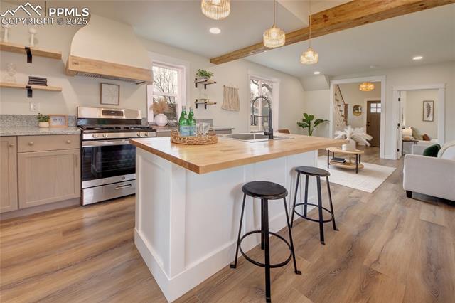 1902 W Cucharras Street