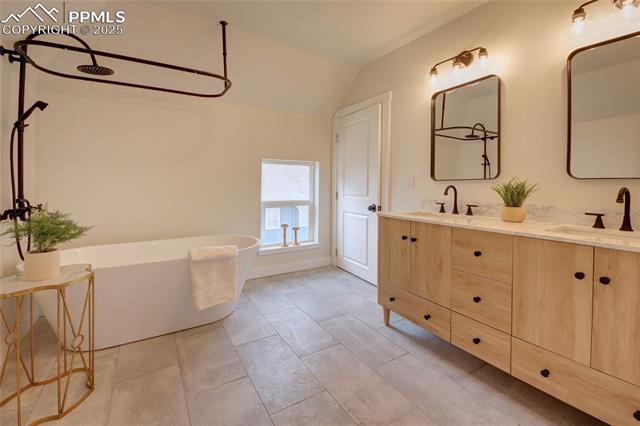 1902 W Cucharras Street