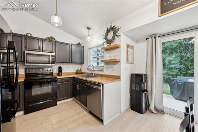 3335 Galleria Terrace