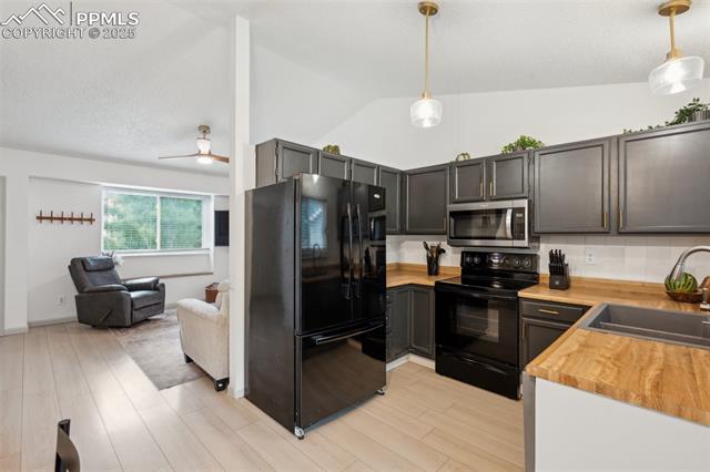 3335 Galleria Terrace