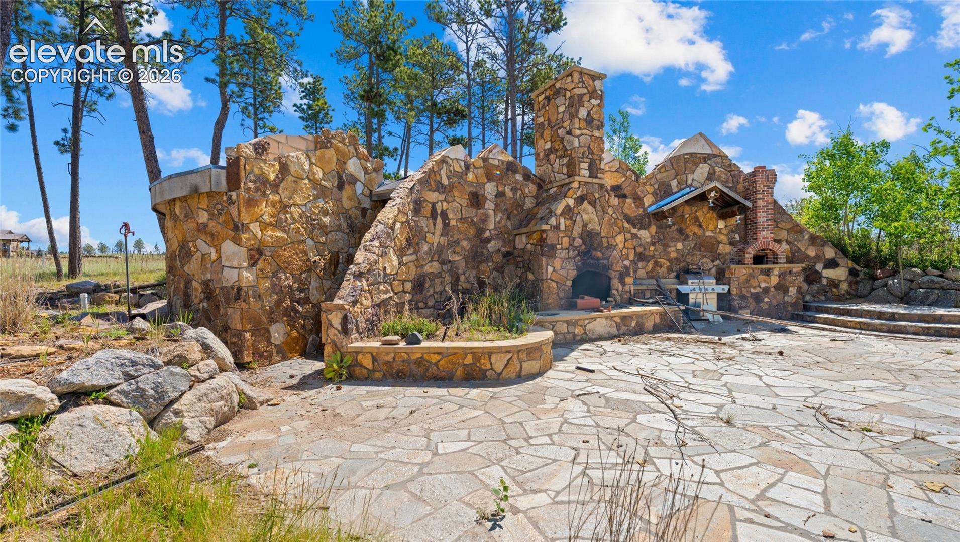 13725 Highline Drive