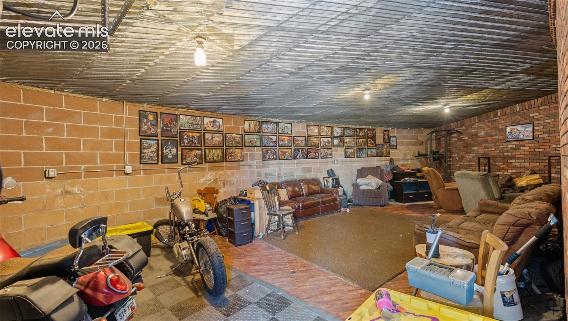 13725 Highline Drive