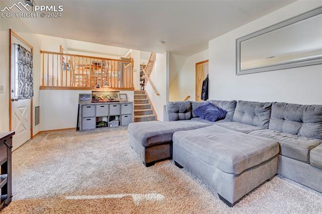 3525 Flying Horse Road