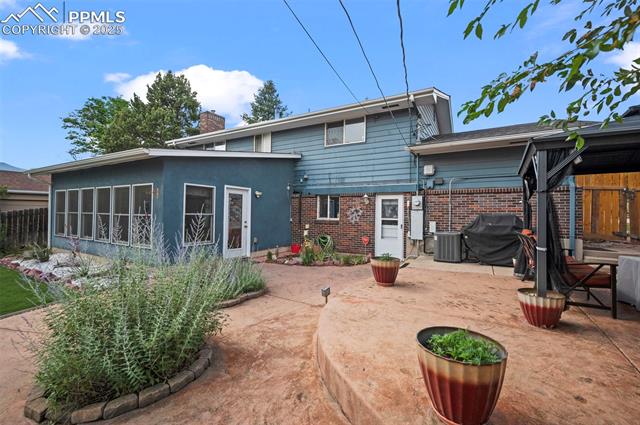 2919 Garden Hill Drive