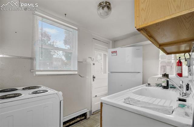 423 N El Paso Street