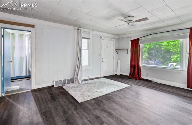 423 N El Paso Street