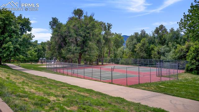 423 N El Paso Street