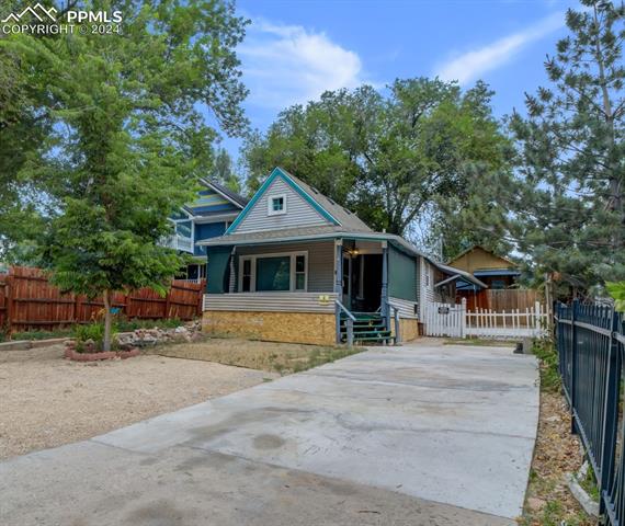 423 N El Paso Street