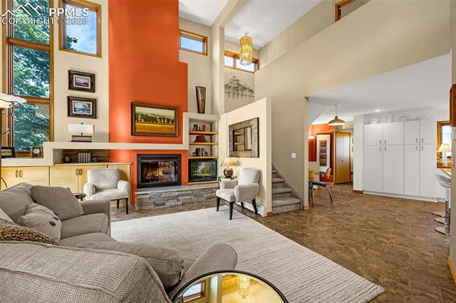 531 Crystal Hills Boulevard