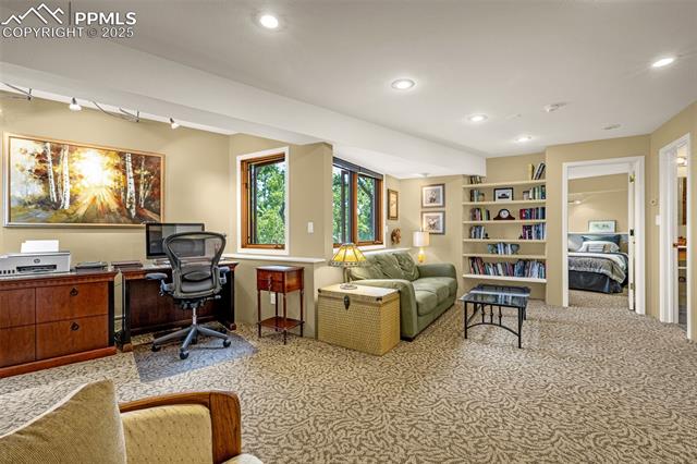 531 Crystal Hills Boulevard