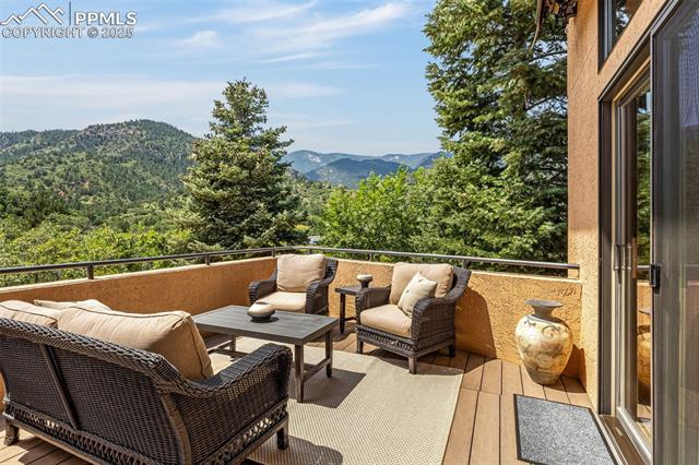 531 Crystal Hills Boulevard