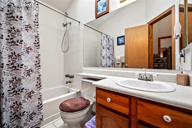 2750 Charlottesville Drive