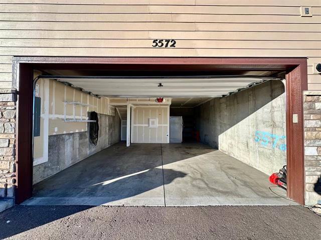 5572 Stetson Hills Boulevard