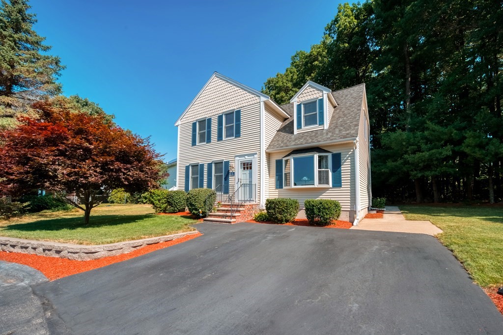 32 Hammock Ct
