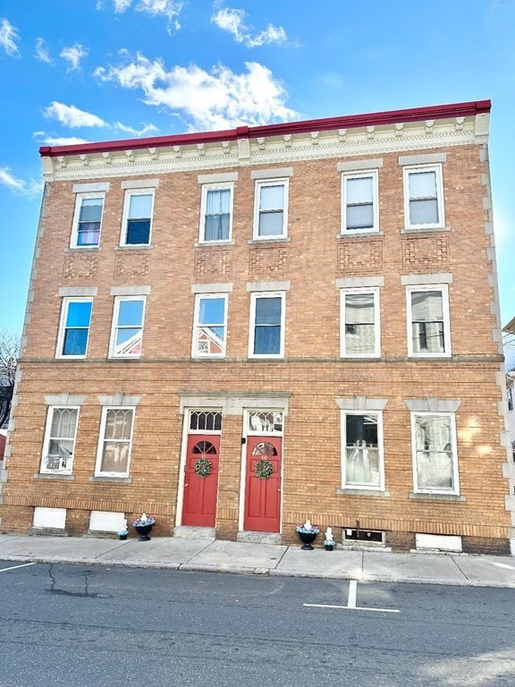 16 Leavitt Street # 2