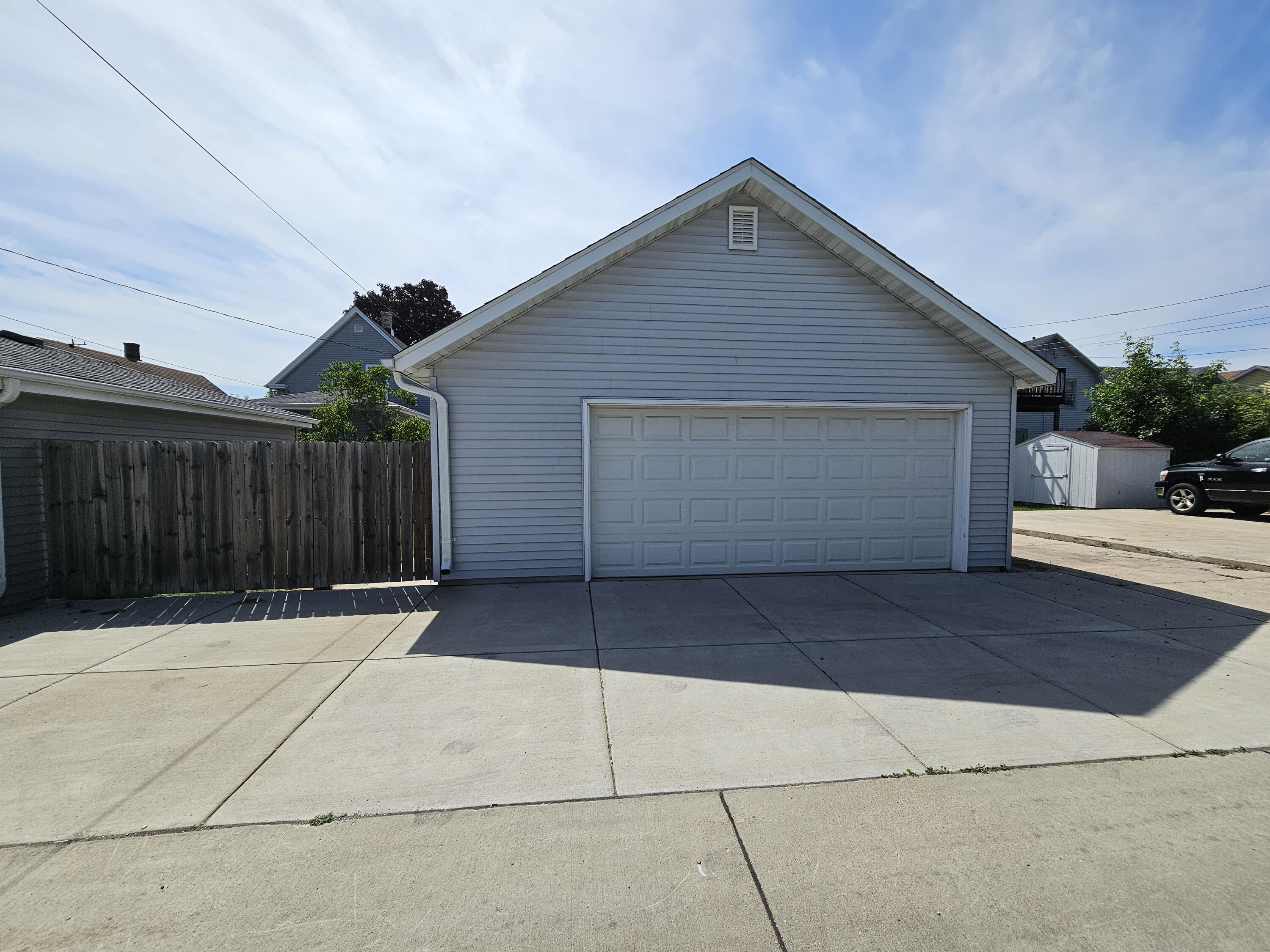 1637 Thurston Ave, Racine