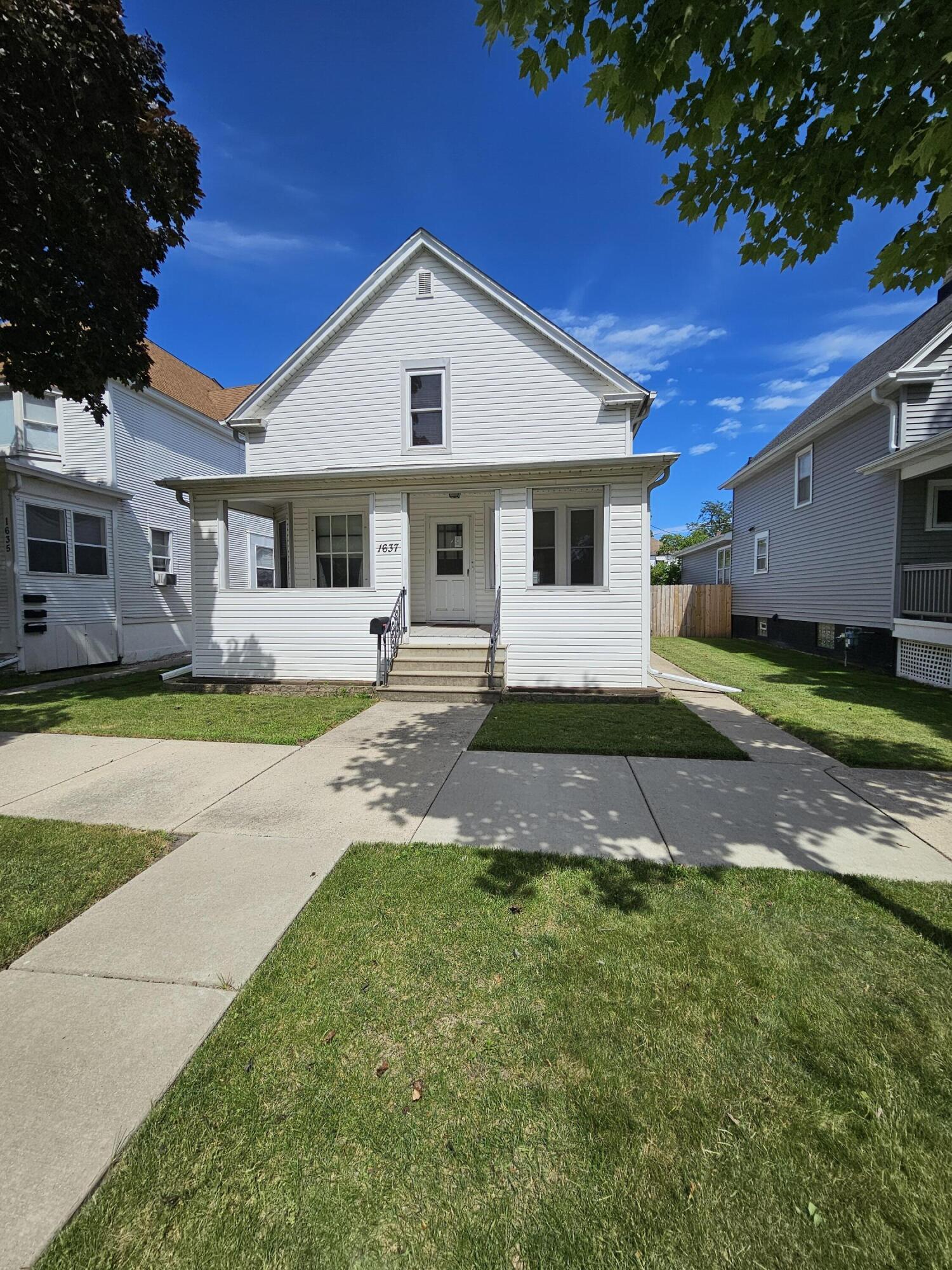 1637 Thurston Ave, Racine