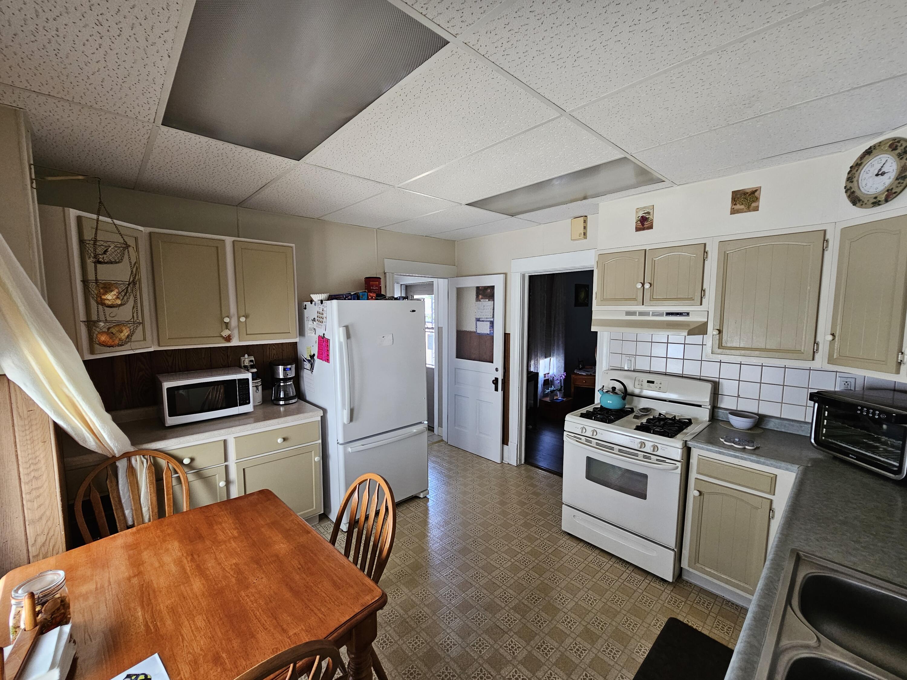 1637 Thurston Ave, Racine