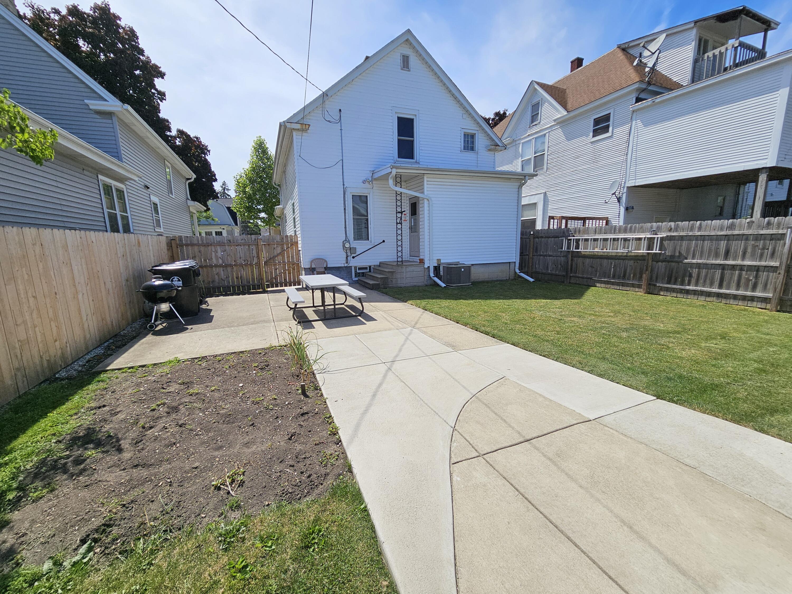 1637 Thurston Ave, Racine