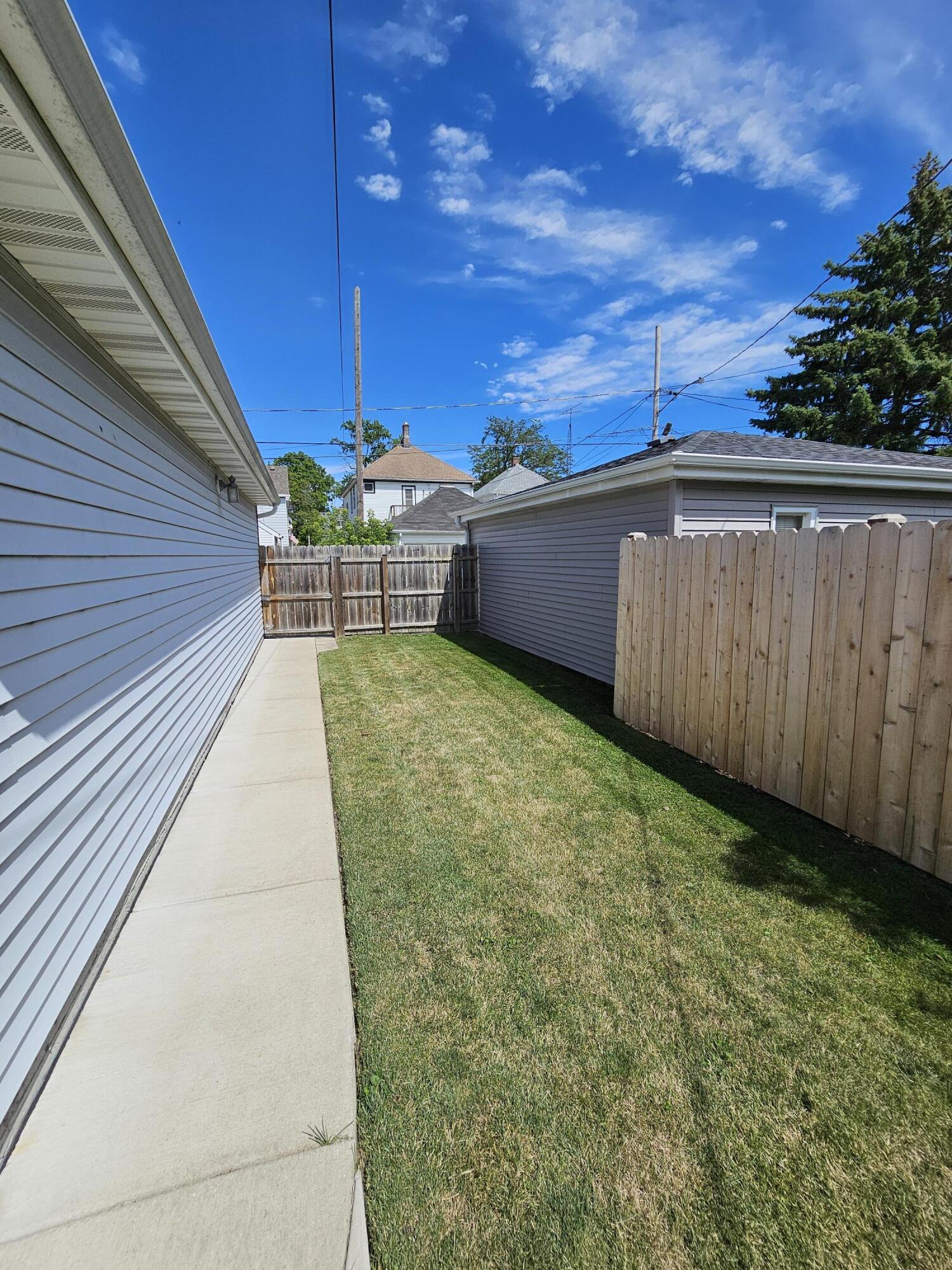 1637 Thurston Ave, Racine