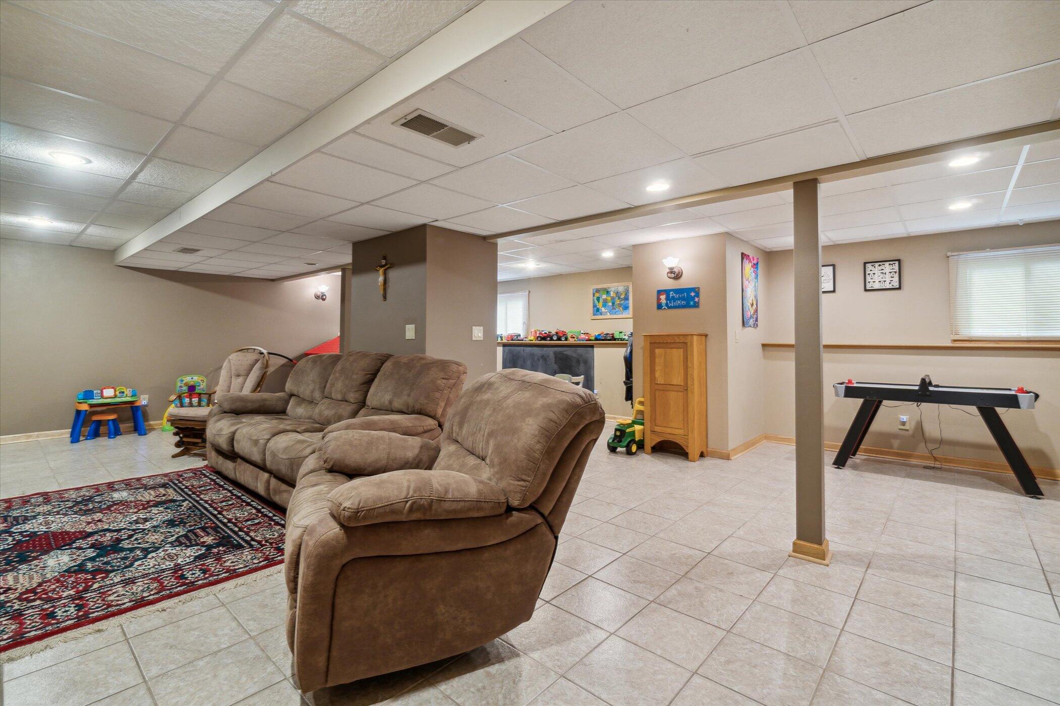 3221 Shortridge Dr, Caledonia