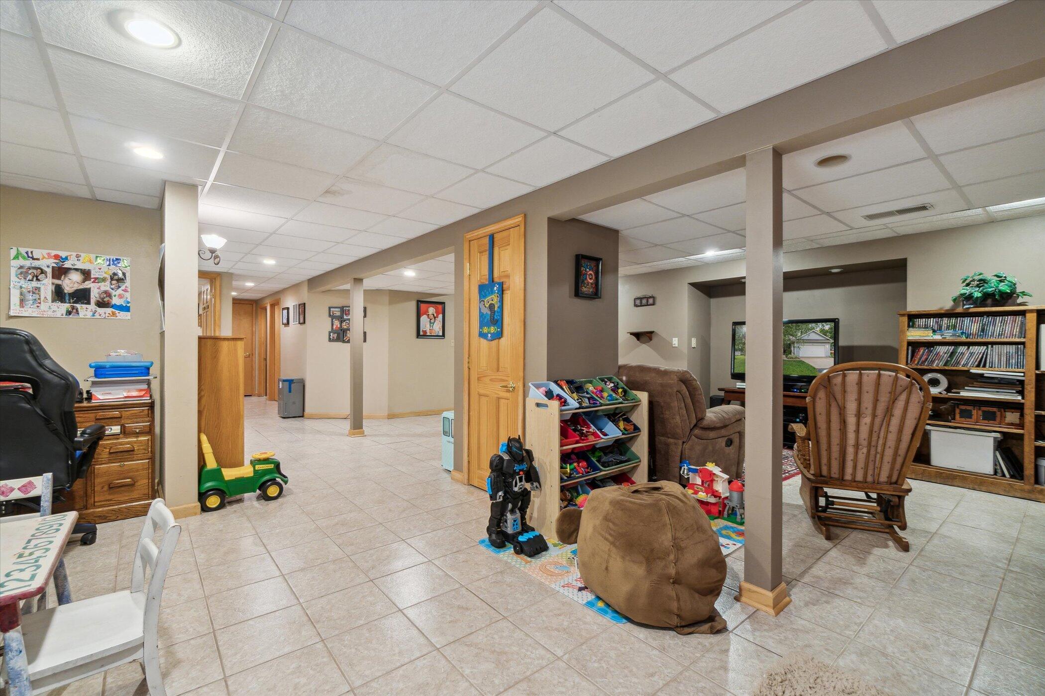 3221 Shortridge Dr, Caledonia