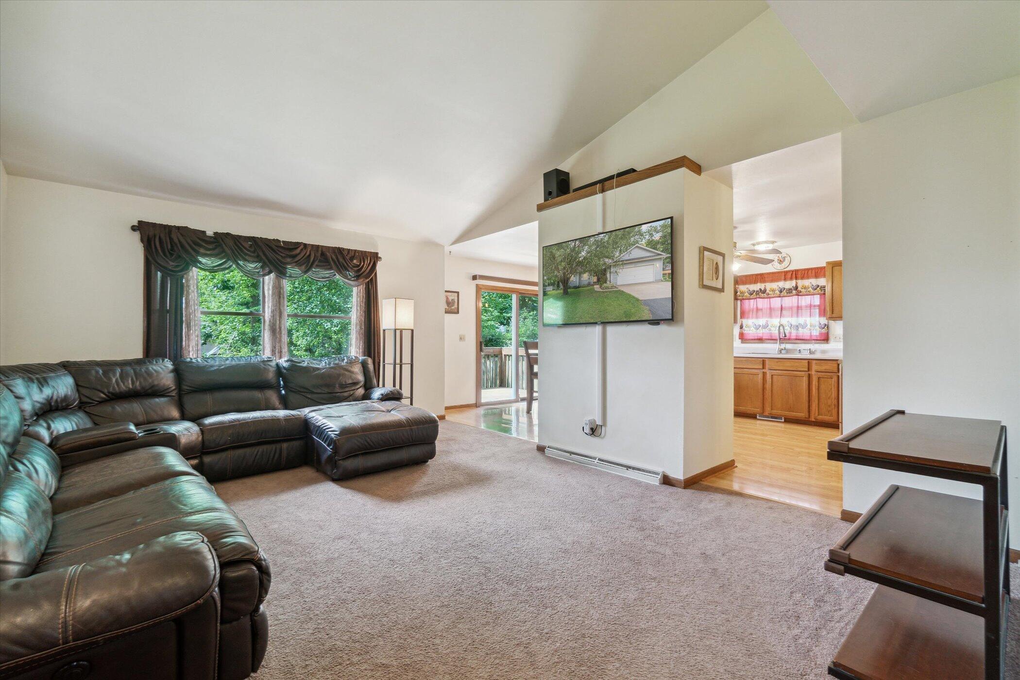 3221 Shortridge Dr, Caledonia