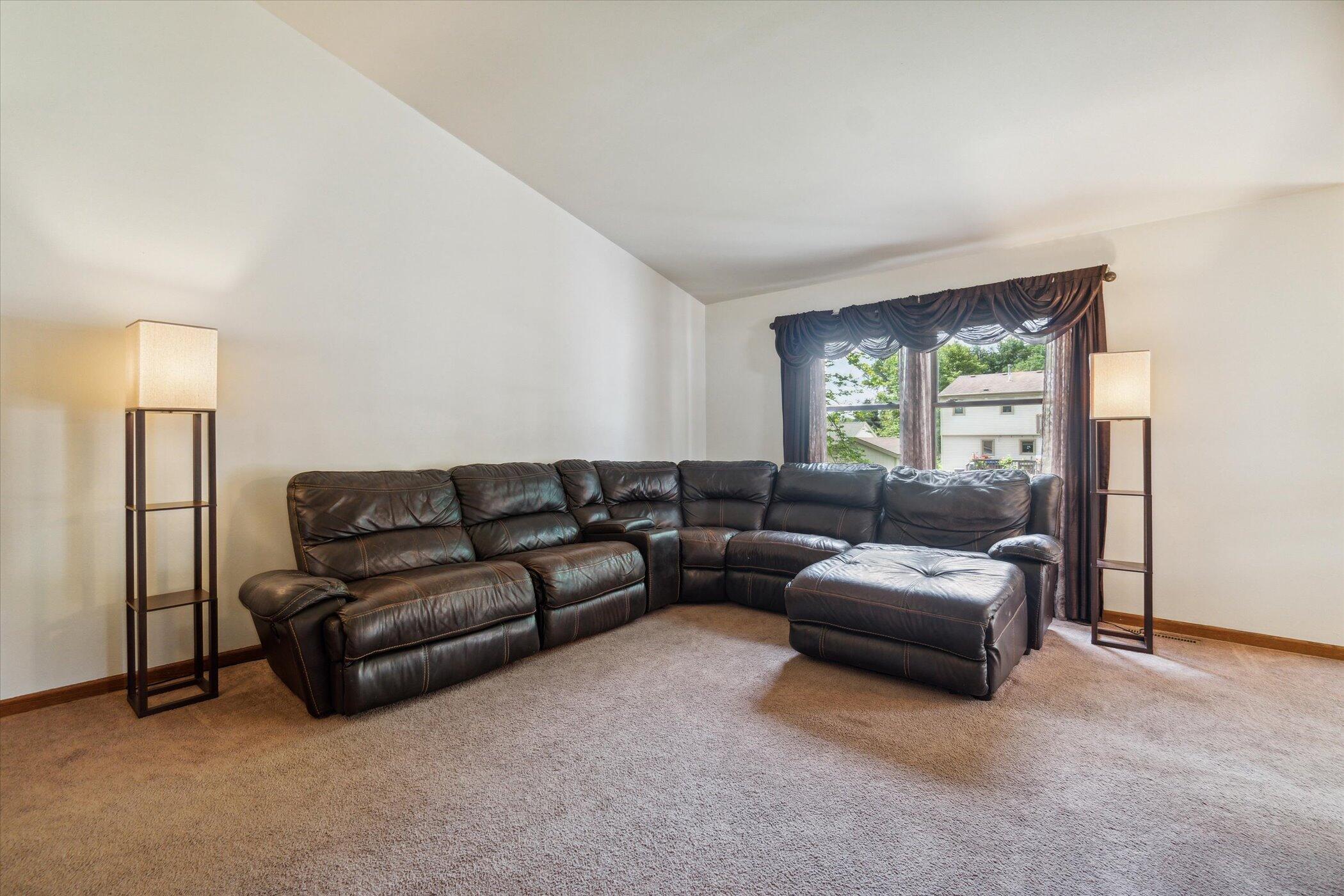 3221 Shortridge Dr, Caledonia