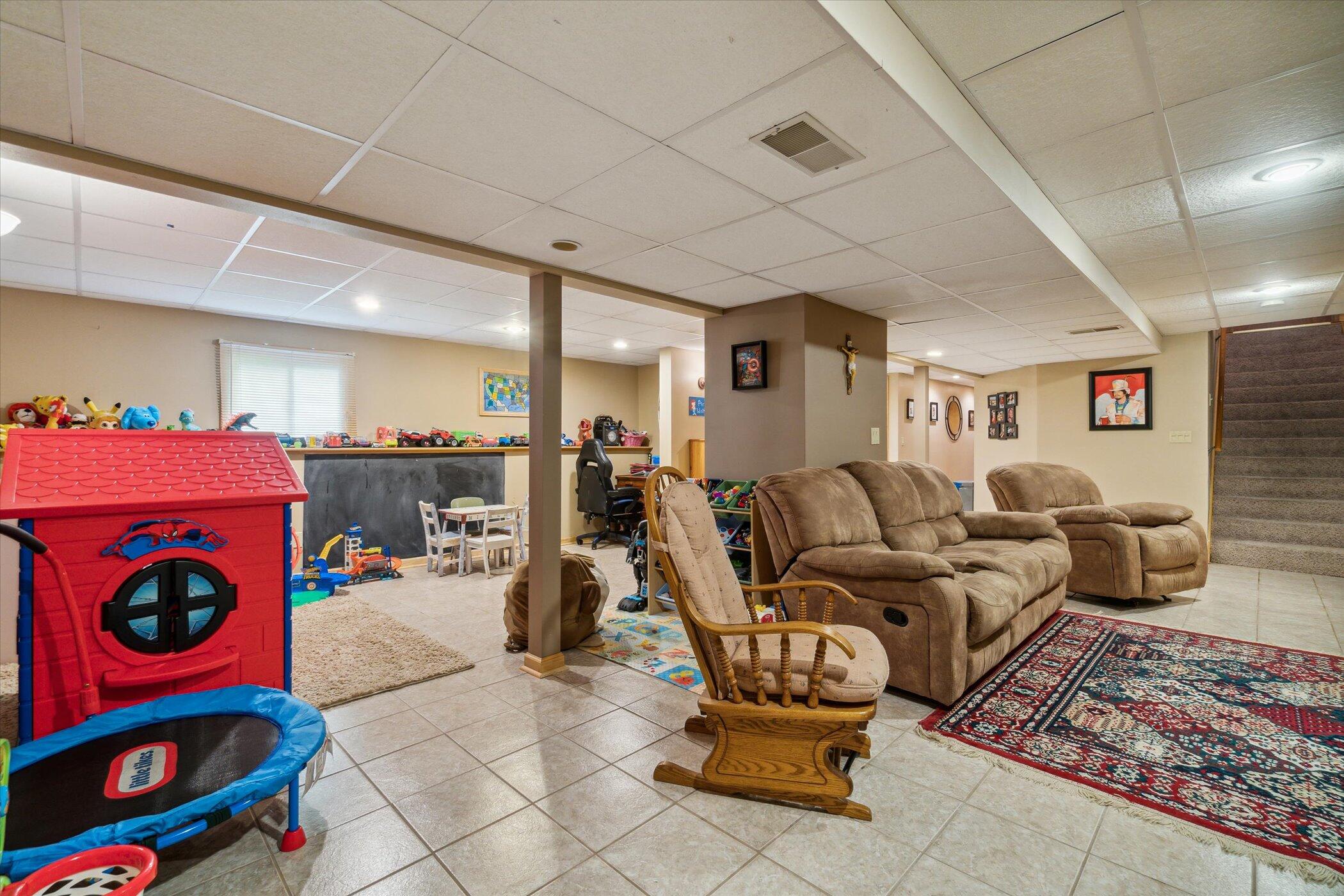 3221 Shortridge Dr, Caledonia