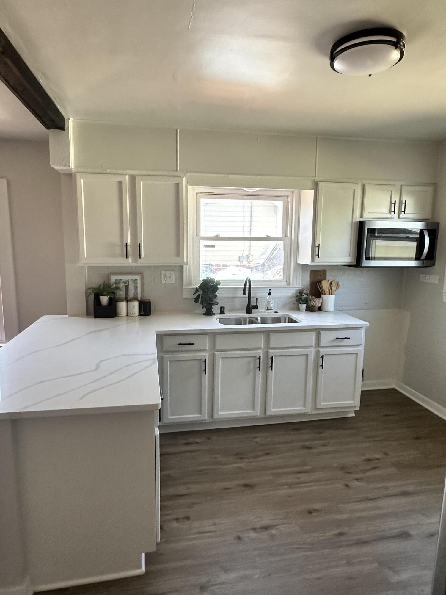 2710 Geneva St, Racine