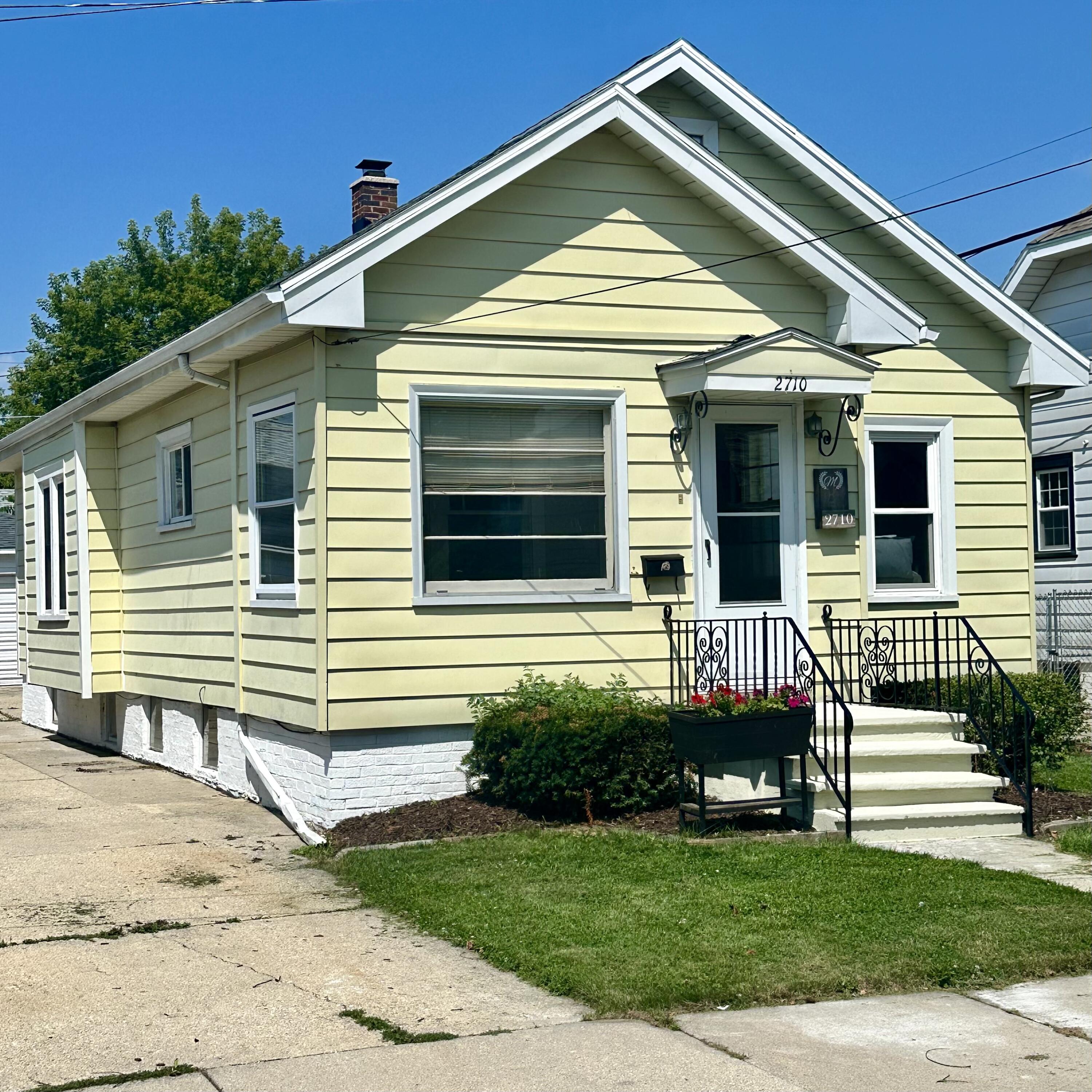 2710 Geneva St, Racine