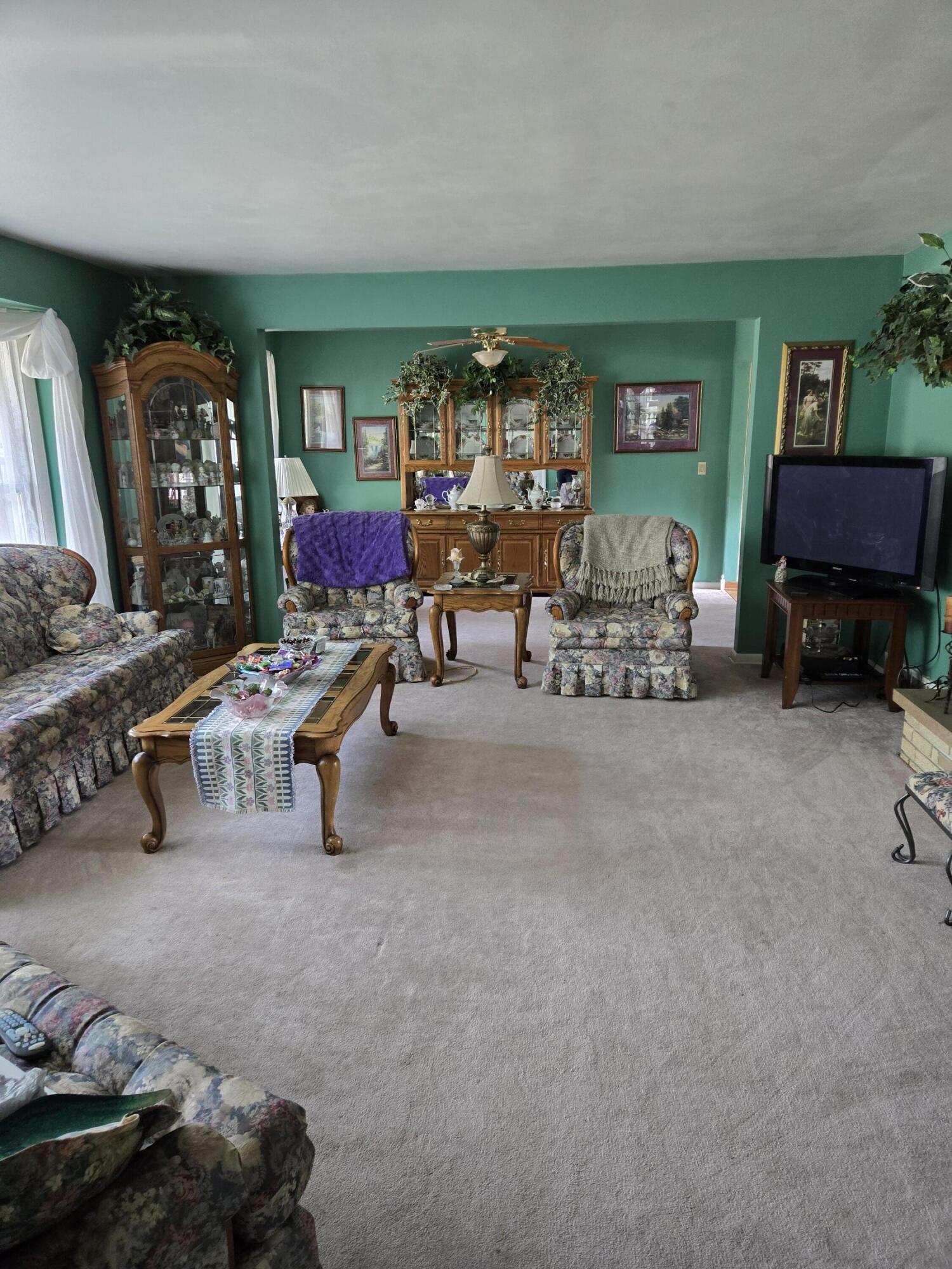 170 Westminster Sq, Racine